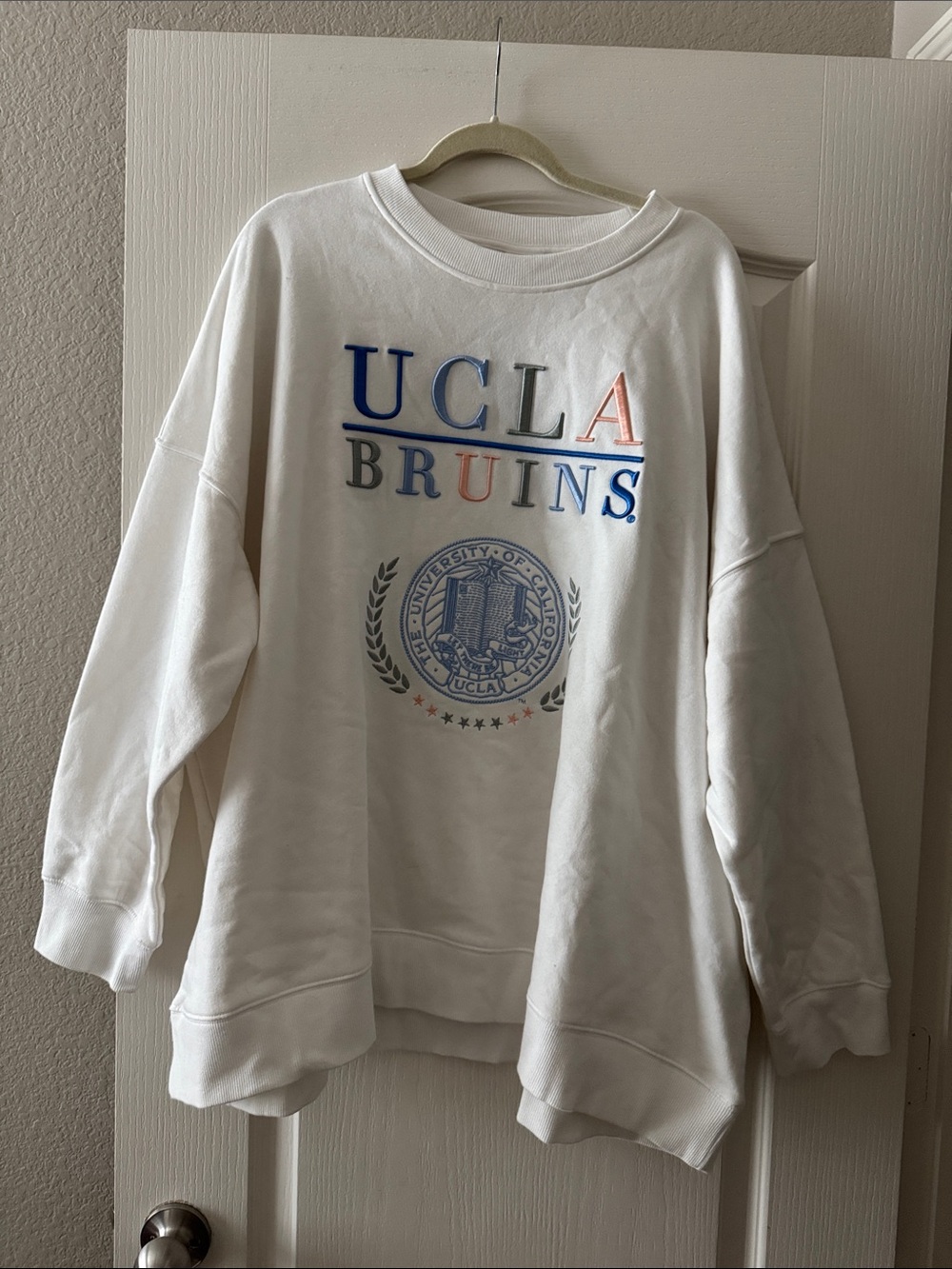 H&M UCLA Bruins Oversize White Crewneck Sweatshirt XXL NWT